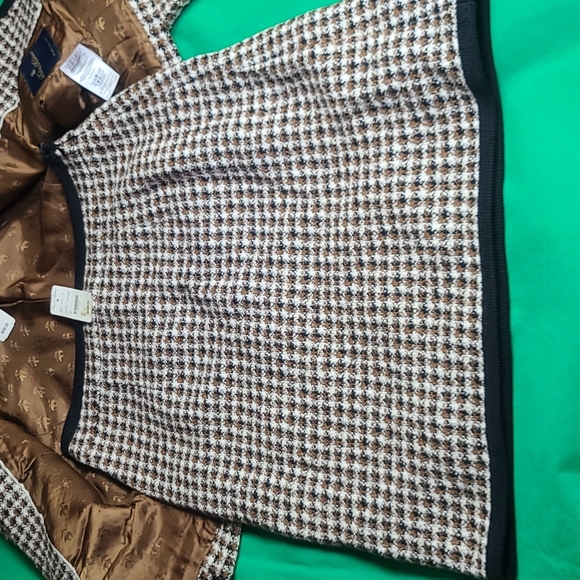 Ladies Brooks Brothers Skirt Suit - Picture 2 of 13